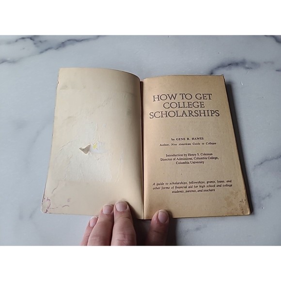 How to Get College Scholarships by Gene R. Hawes - pb - Picture 2 of 10